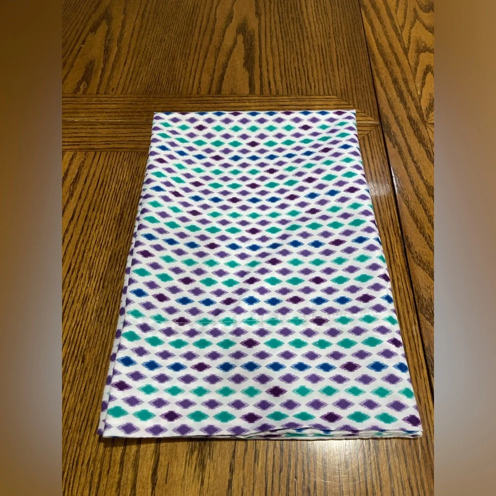 Twin sheet set in purple and teal diamond design